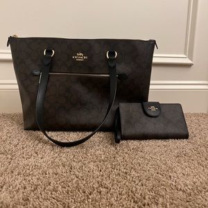 Coach purse and wallet set